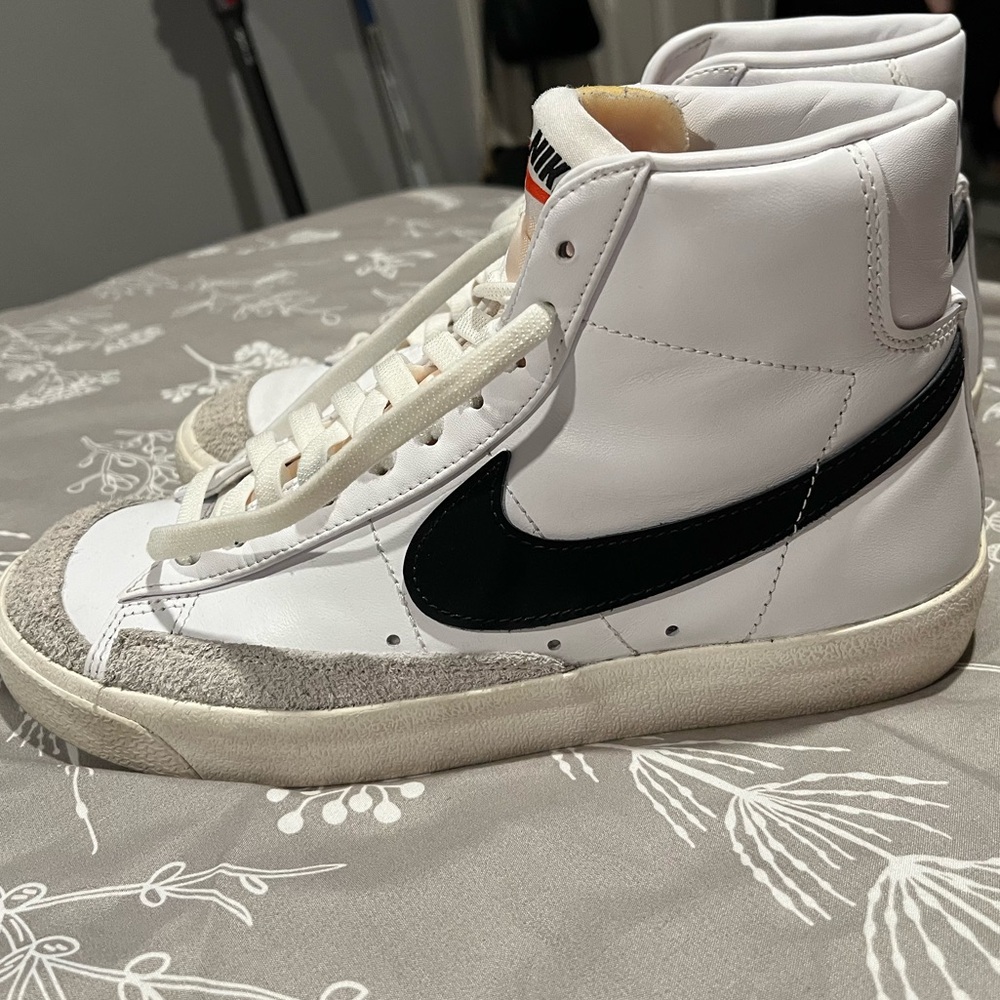 Mid rise Nike blazers barely worn